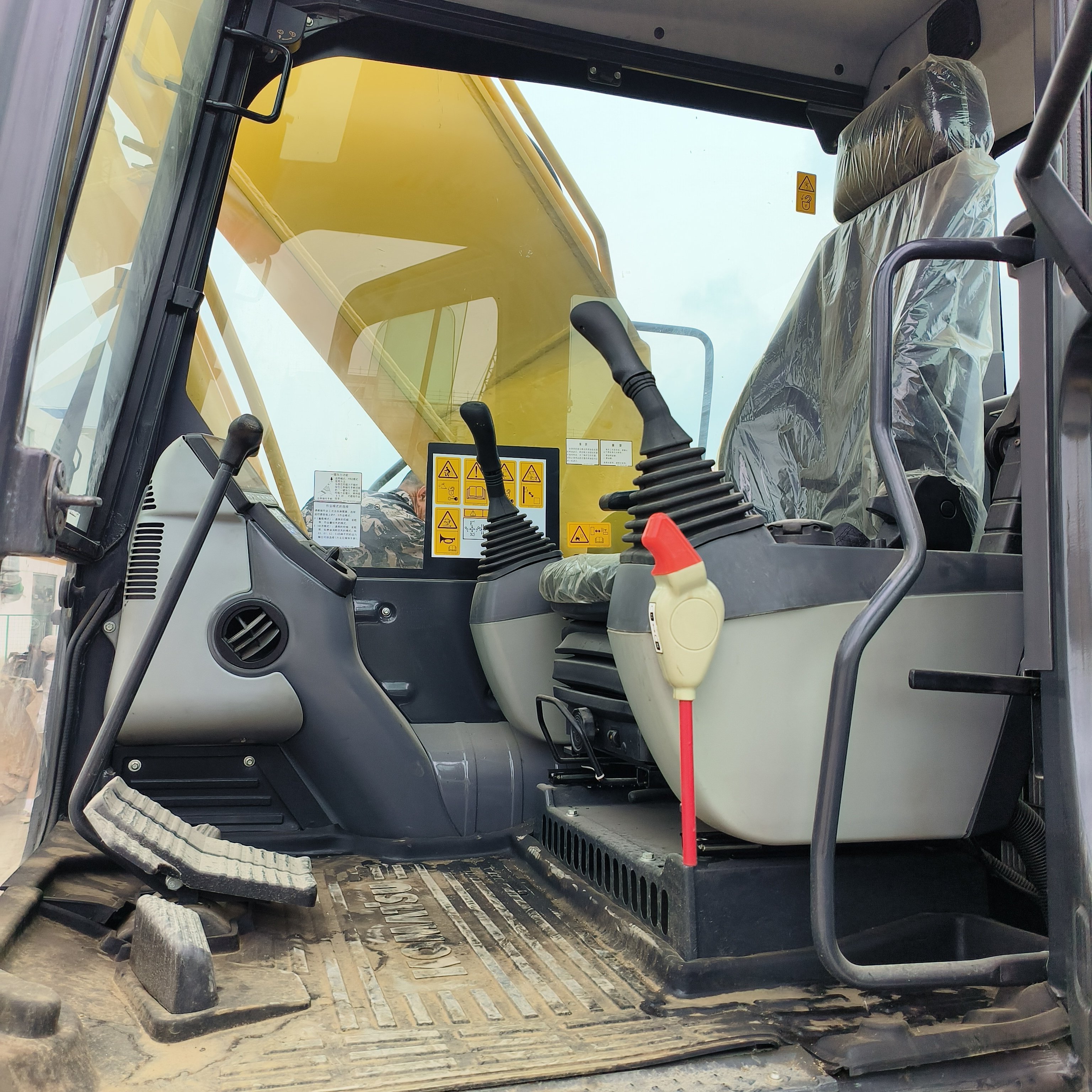Original used excavators KOMATSU PC240LC 24TON With Little Working Hours Digger Hydraulic Machinery