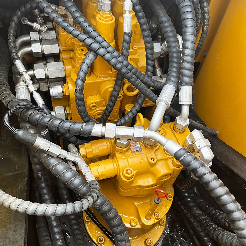 Used Sany SY135 135C hydraulic pump excavator construction machinery second hand Sany 135 13ton crawler earth moving digger