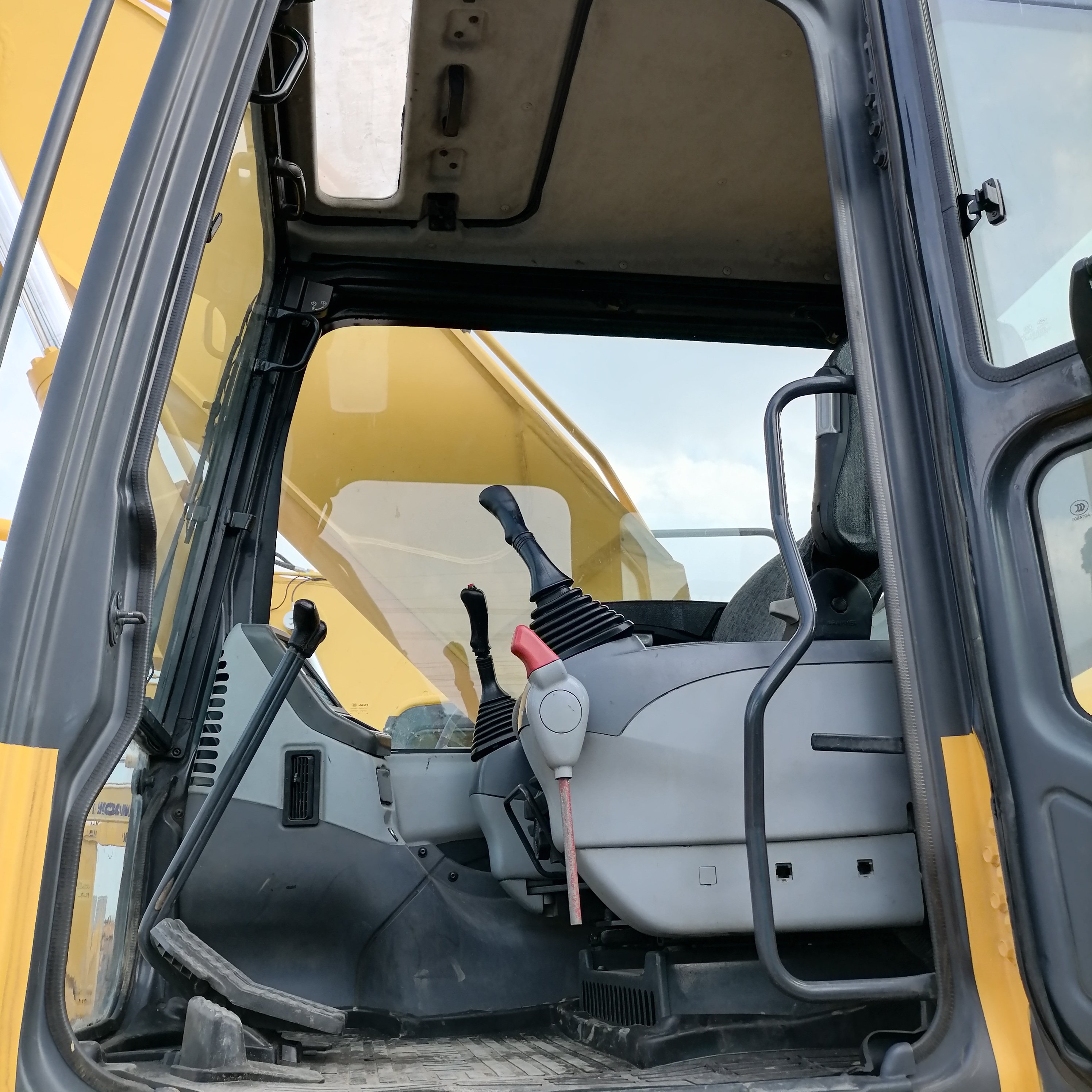 High performance excavator pc270 Used komatsu digger in great condition on sell