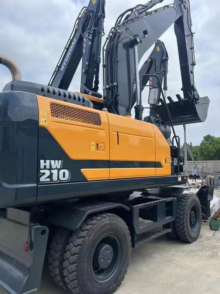 21ton Used Hyundai Excavator HW210 Hw 210 Middle Hydraulic Wheel Excavator Hot Sale New Machine