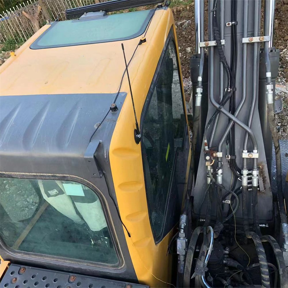 High Quality Used VOLVO Wheel Excavadora in good condition Second Hand Original Volvo EW145B Wheel Excavator