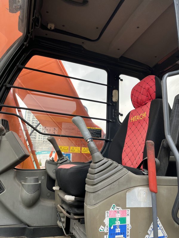 Low price used Hitachi ZX200 Excavator 20 ton Used Excavator Hitachi ZX200