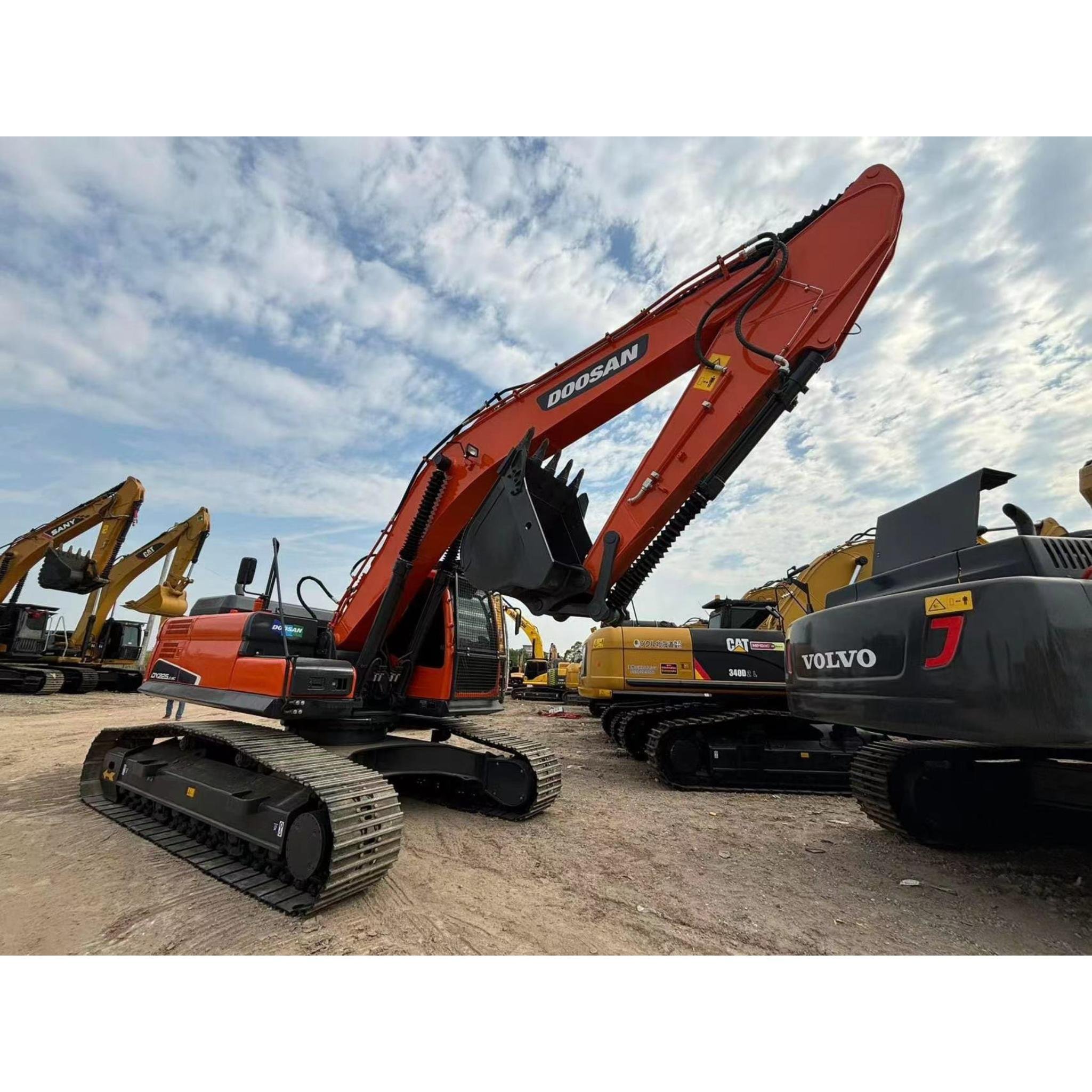 Low working hours used Doosan DX225lc-9c excavator secondhand Doosan Dx75 dx60 dx300lc-9c dx140lc-9c digger high performance