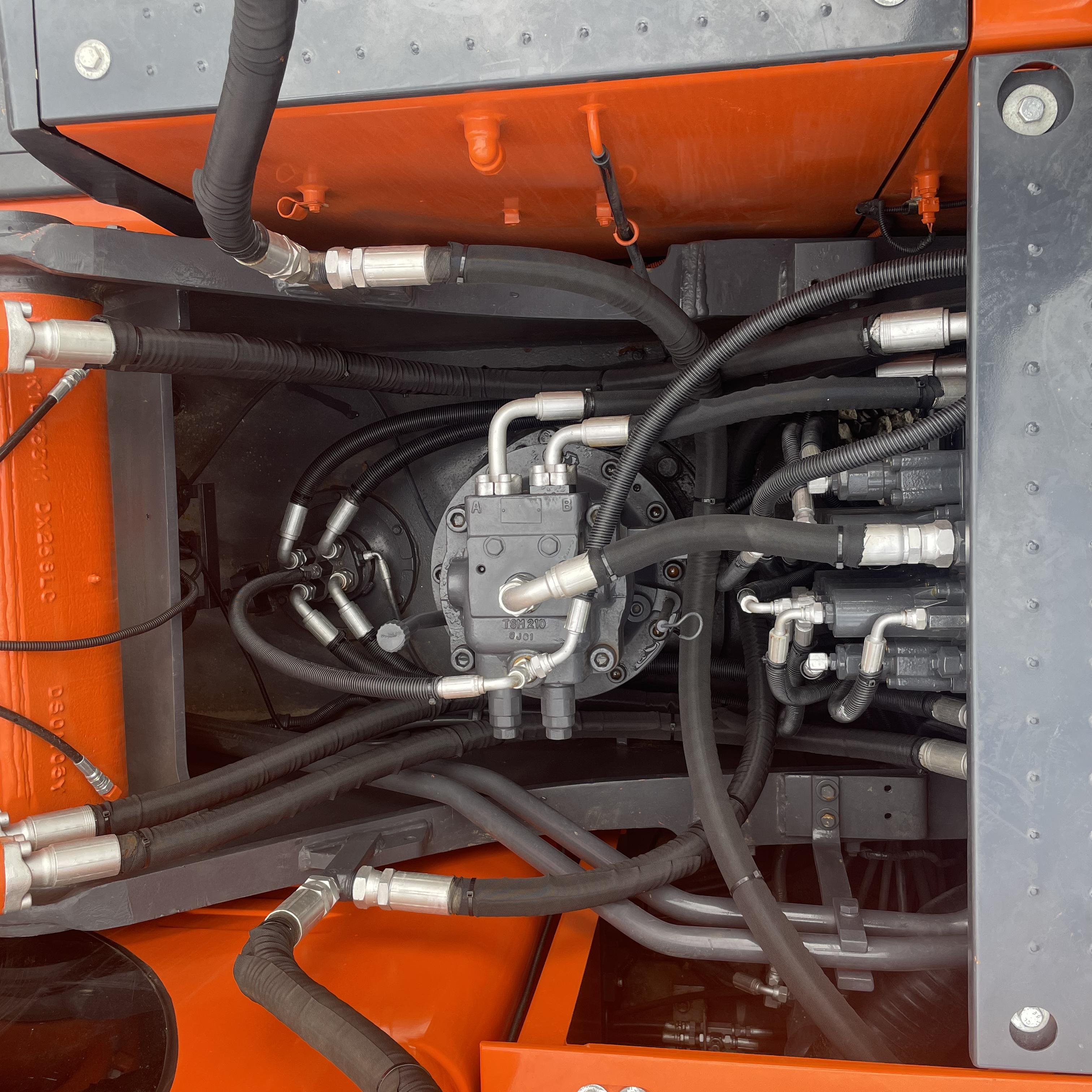 Low working hours used Doosan DX225lc-9c excavator secondhand Doosan Dx75 dx60 dx300lc-9c dx140lc-9c digger high performance