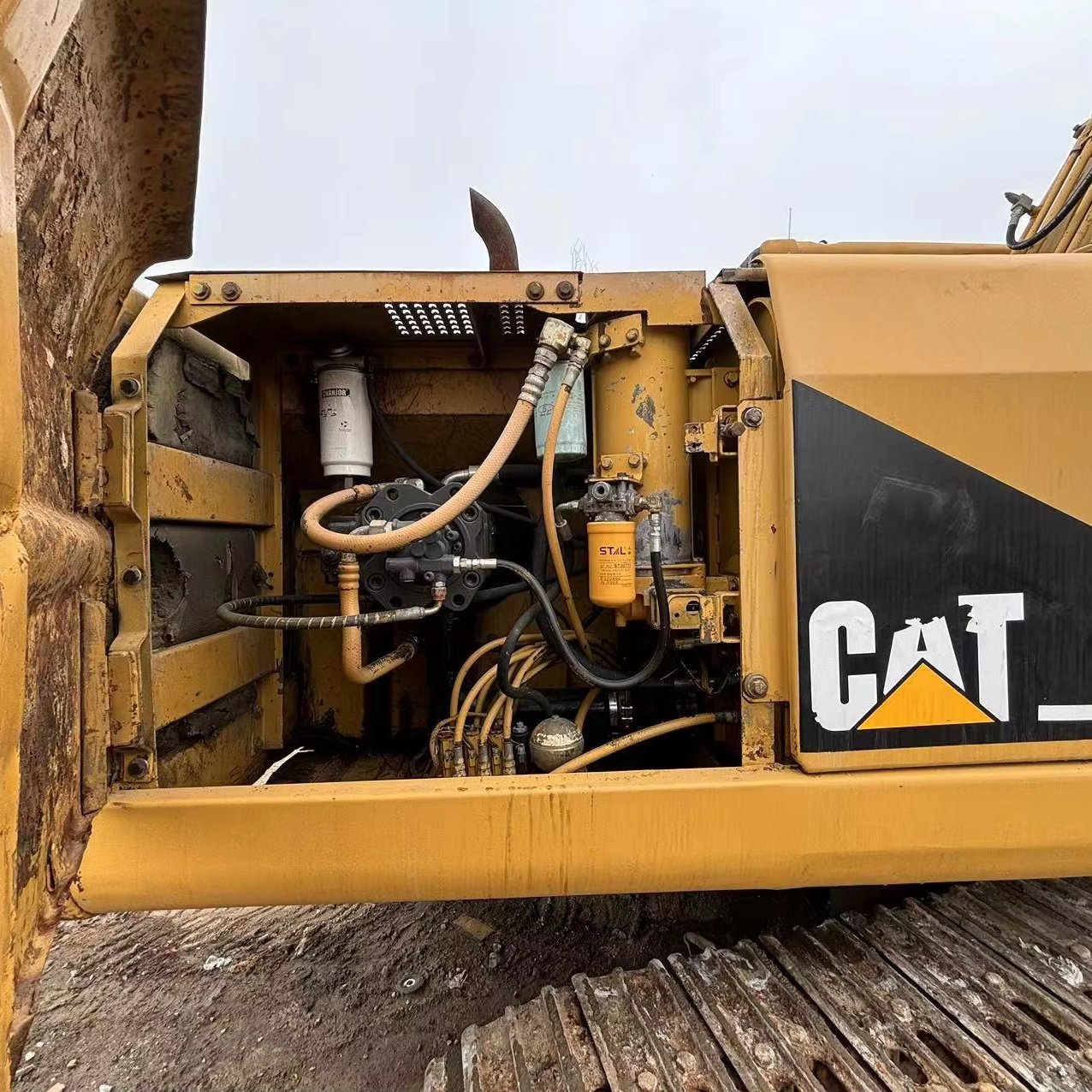 Used Construction Excavators caterpillar/cat 320B Japan Machine