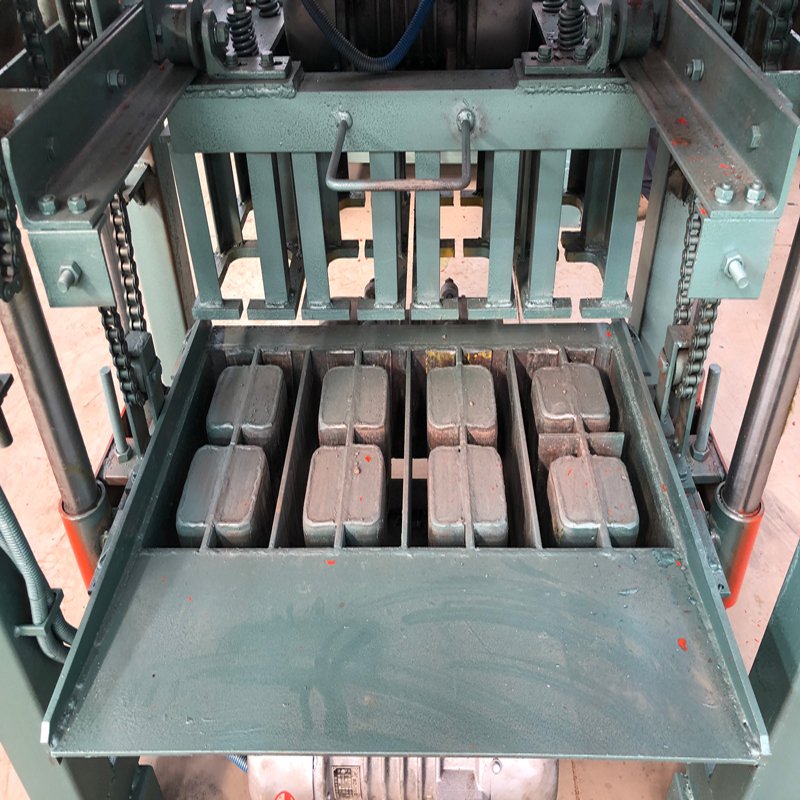 Hot selling QMJ4-30 manual moulding solid used block mobil concrete hollow maker mini block making machine for sale