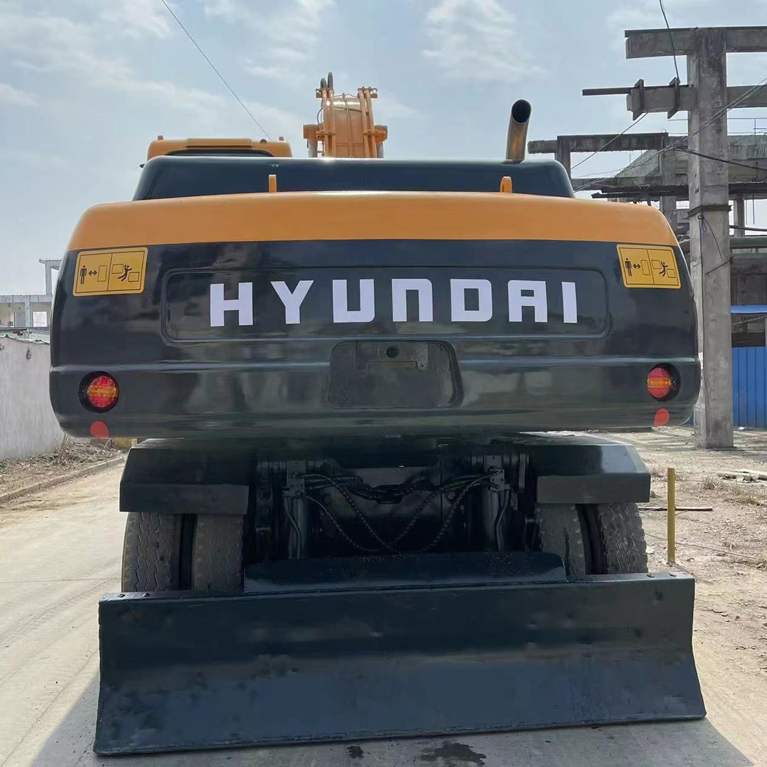 In Stock Second Hand Hyundai 210W-7 210W-9 Wheel Excavator In Low Price Second Hand Hyundai 210W-9 210W-7 Excavator