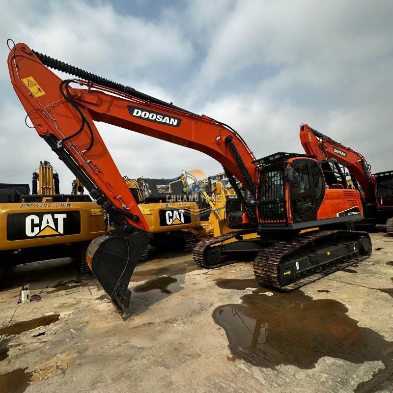 Doosan DX300 Original Used 30 Ton Large Type Hydraulic Crawler Excavator Machine Engine Pump as Core Components Made Korea Sale