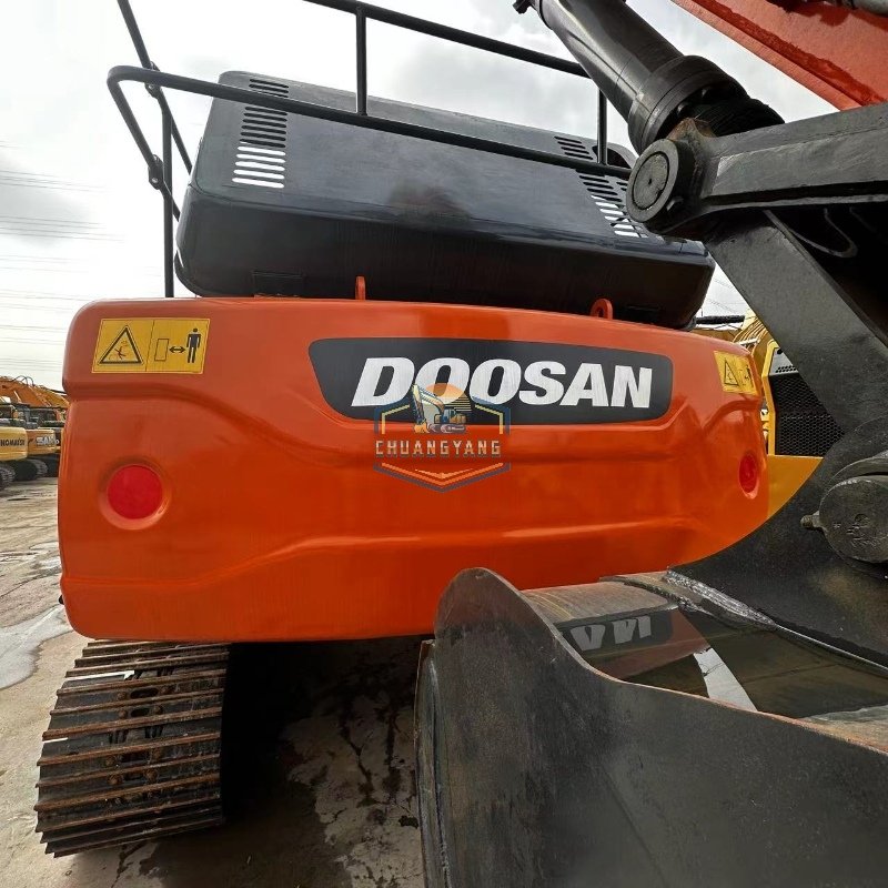 Doosan DX300 Original Used 30 Ton Large Type Hydraulic Crawler Excavator Machine Engine Pump as Core Components Made Korea Sale