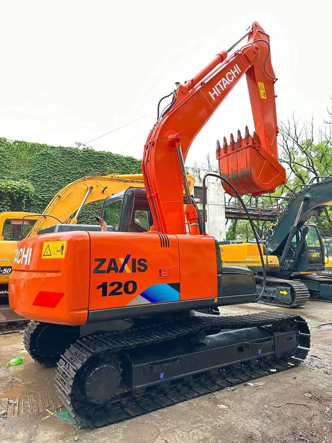 Original Japan Hitachi ZX120 Excavator Low Price Used Hitachi Excavator in Good Condition
