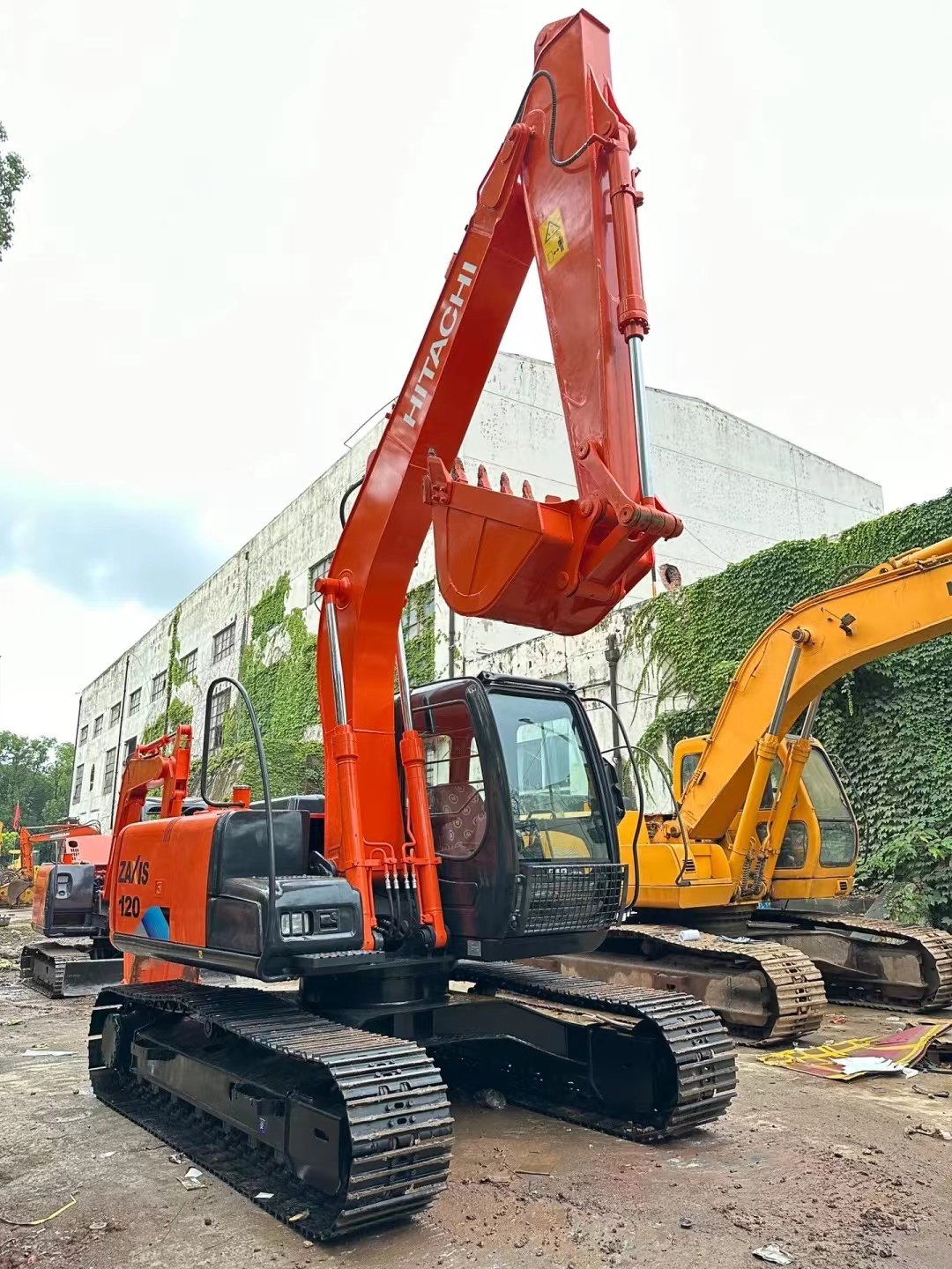 Original Japan Hitachi ZX120 Excavator Low Price Used Hitachi Excavator in Good Condition