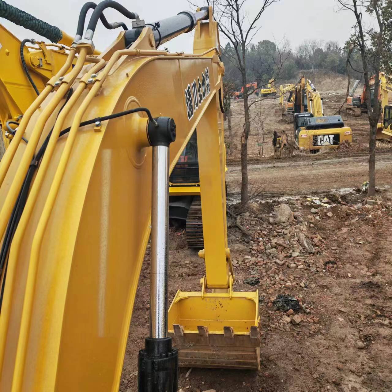 High Quality Construction Machinery CAT 320 D2 Used Caterpillar 20T Crawler Excavator