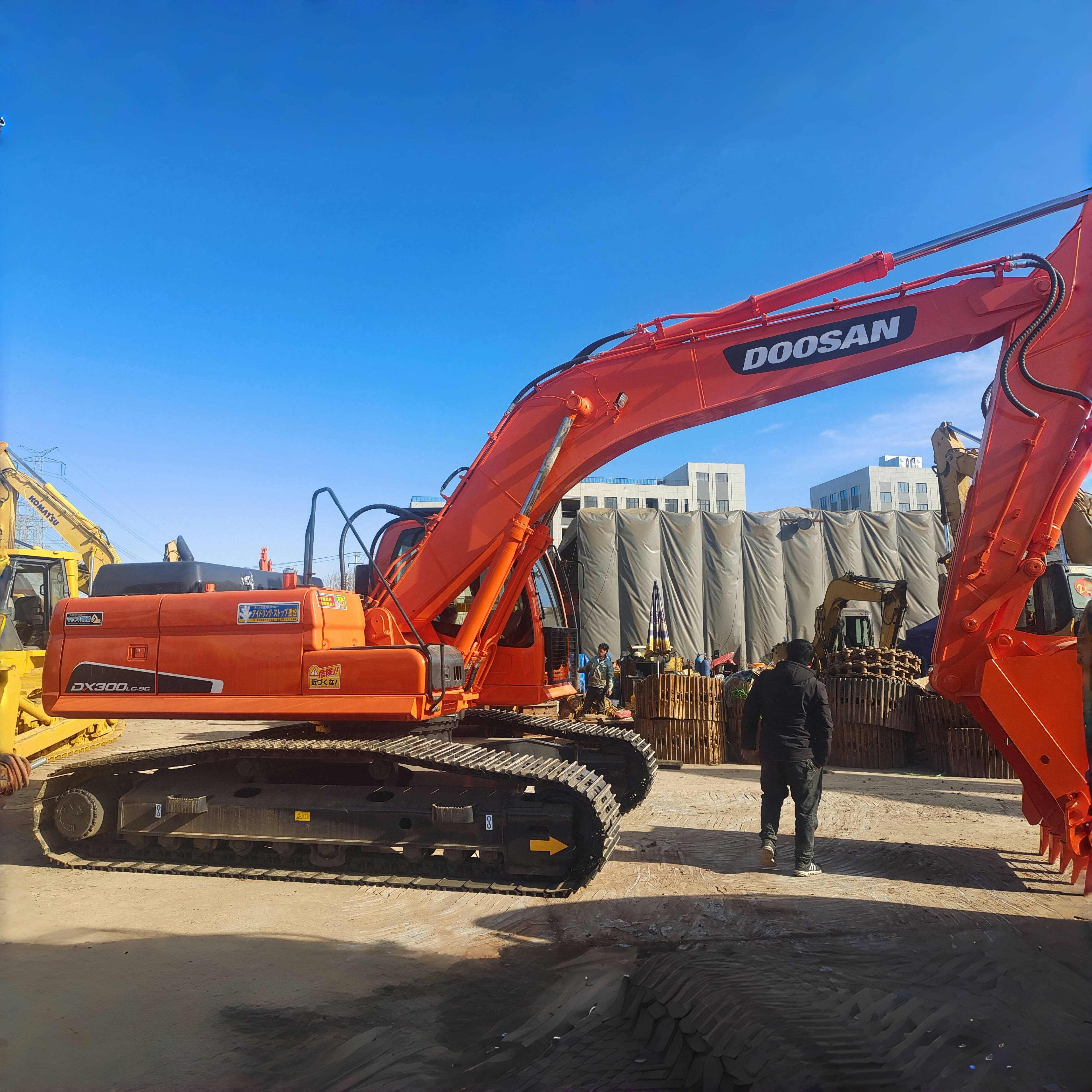 Excavator 30 Ton Doosan DX300 DX225 Used Hydraulic Excavator Machine For Sale DOOSAN DX300LC-9C Excavator