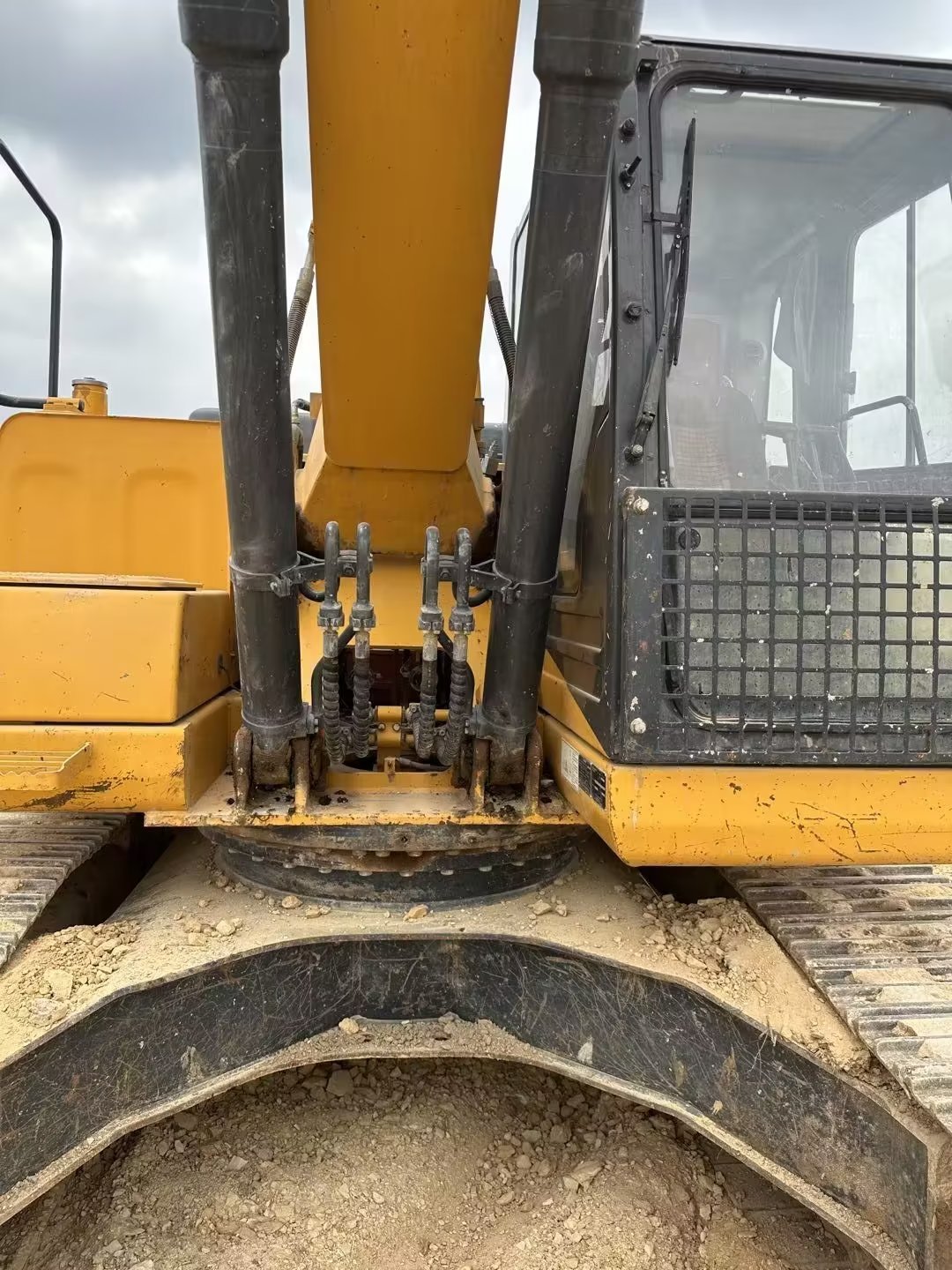 Spot Sales 20 tons of Crawler Excavator of LIU GONG 922E Engineering Earthmoving Excavation Machinery Cheap Used Excavator