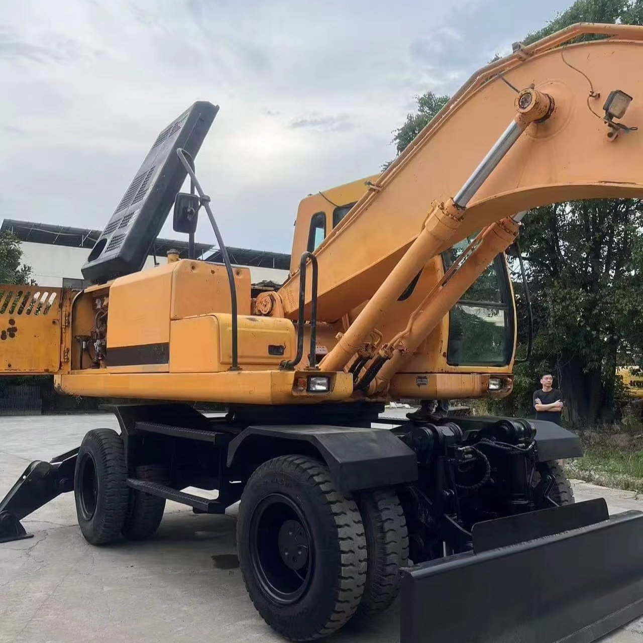 Hyundai wheel excavator 210w-7 excavators construction equipments used machines for sale 210w original tires original condition