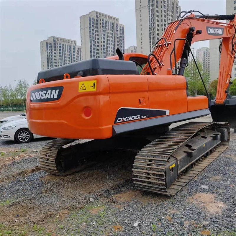 Used Doosan DX300 Excavator Machine Cheap Price Second-hand DX300 Machinery Equipment Crawler Hydraulic Digger