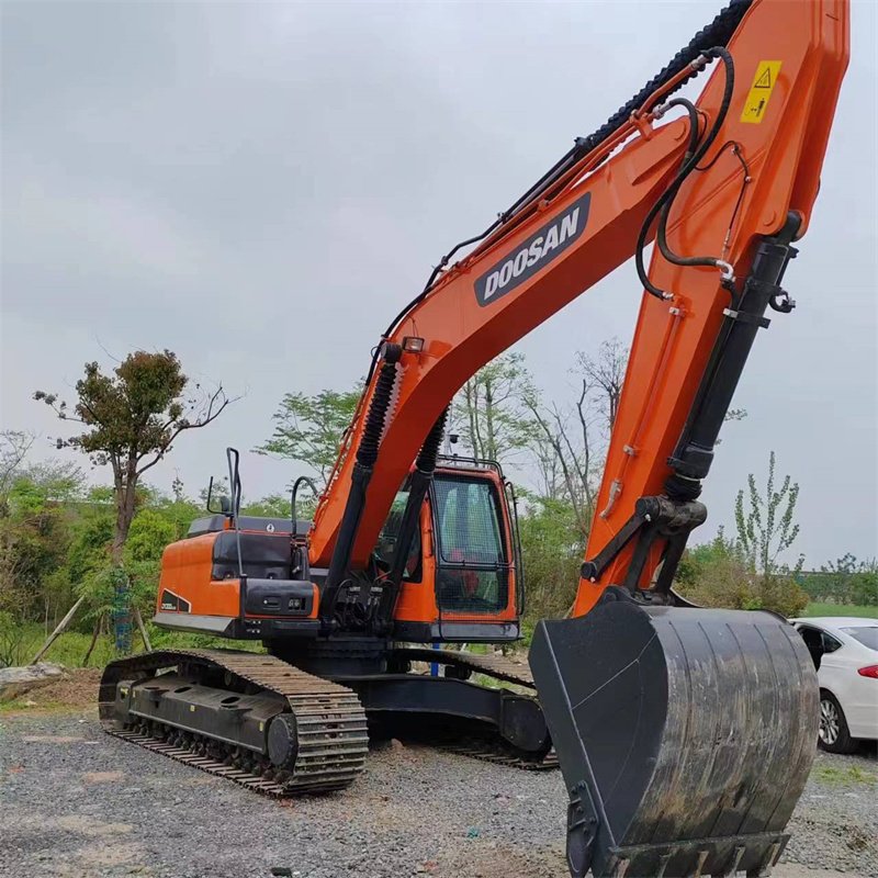 Used Doosan DX300 Excavator Machine Cheap Price Second-hand DX300 Machinery Equipment Crawler Hydraulic Digger
