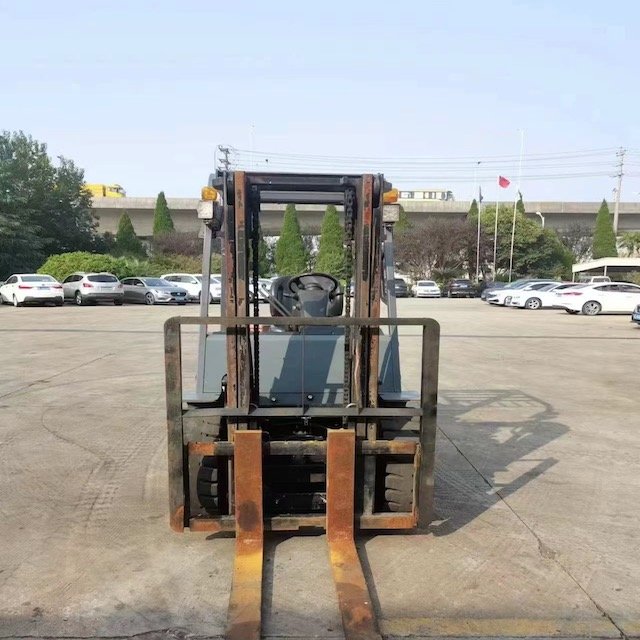 Used Toyota 3-Ton Forklift High Quality Used Machinery