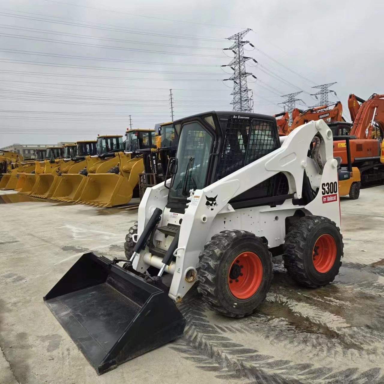 Construction Machine Used Mini Skid Steer Loader Bobcat s450 s300 s160 4wd 1 ton wheel small skid steer loader with bucket