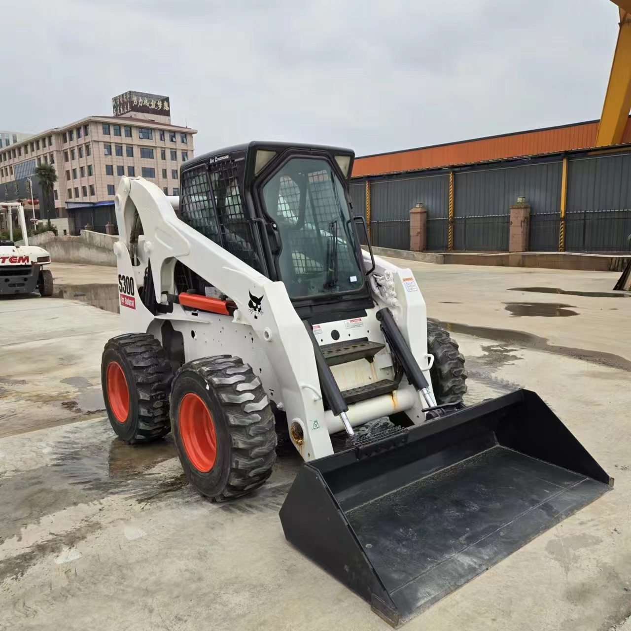 Construction Machine Used Mini Skid Steer Loader Bobcat s450 s300 s160 4wd 1 ton wheel small skid steer loader with bucket