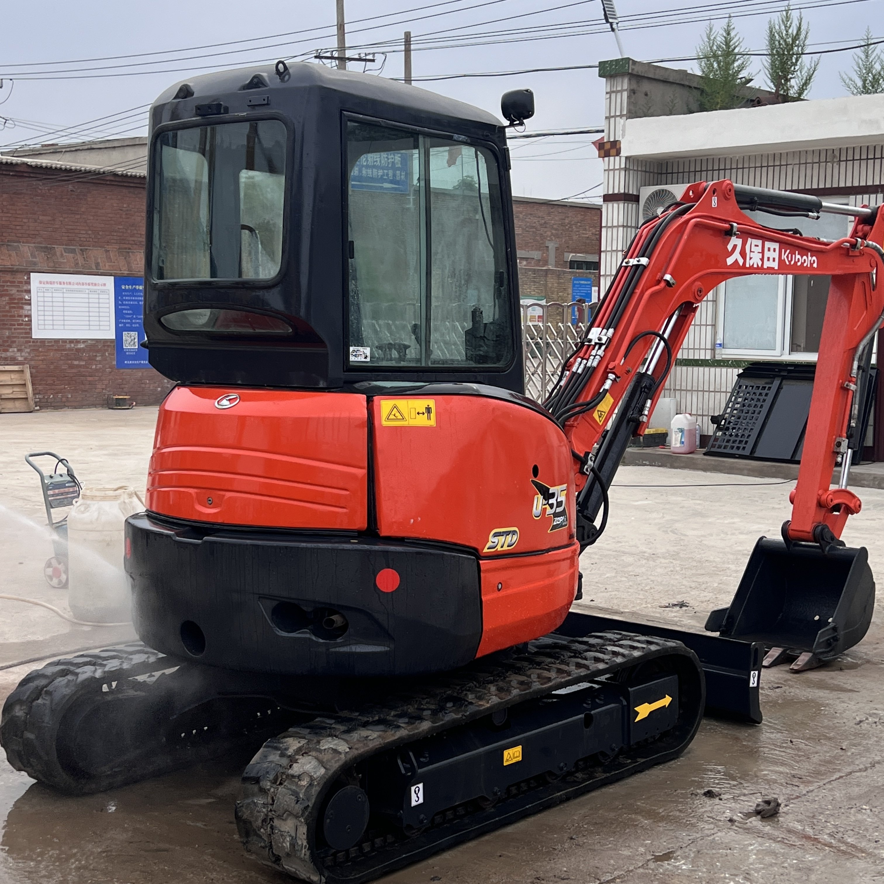 Japan Used Kubota u35 excavator, Kubota U55 U35 5ton 1 ton mini excavator side swing trench digger machine agricultural home use