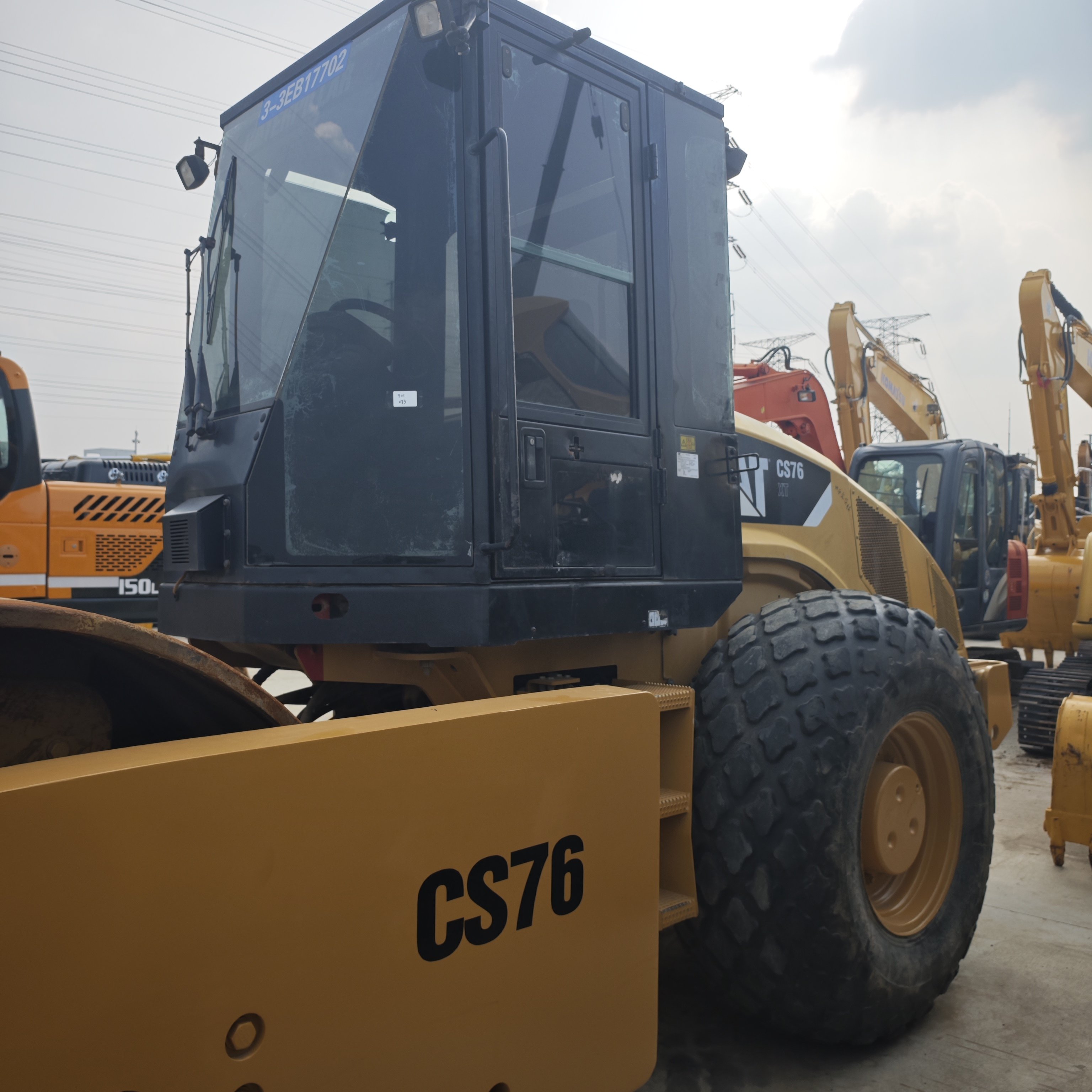 Used Caterpillar CS76 single drum vibratory compactor 17 ton road roller for sale original road machinery