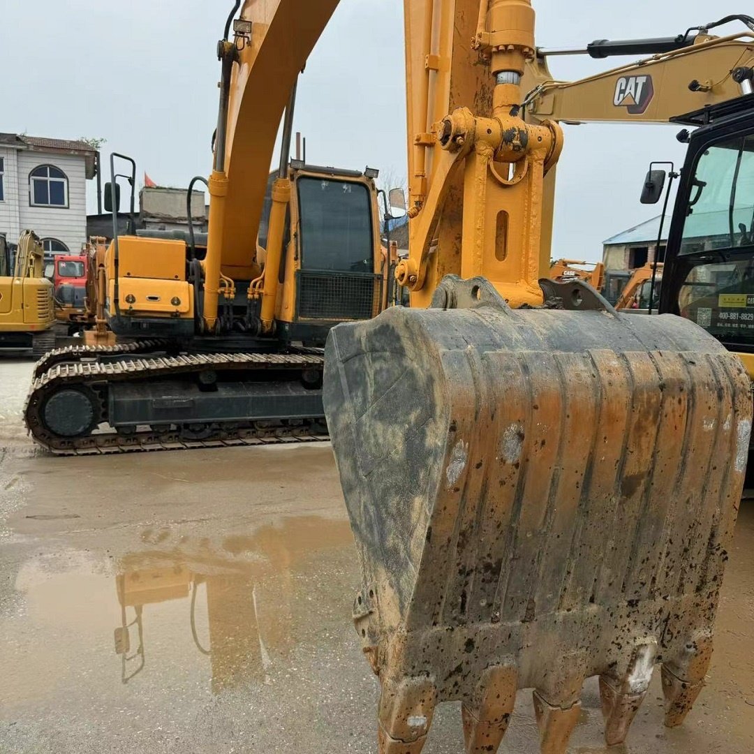 high Quality 22 ton Hyundai 220 excavator good price 220LC-9S used hyundai construction machinery