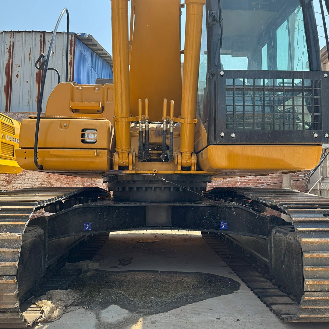 Caterpillar CAT320C is a 20 tons medium sized used heavy industry used construction machinery