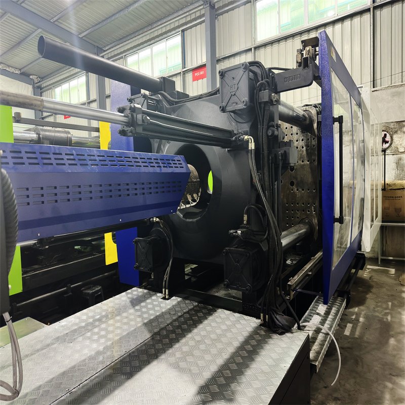 Automatic Injection Molding Machine Bottle Water Preform Injection Molding Machine Lid Blow Molding Machine 650T