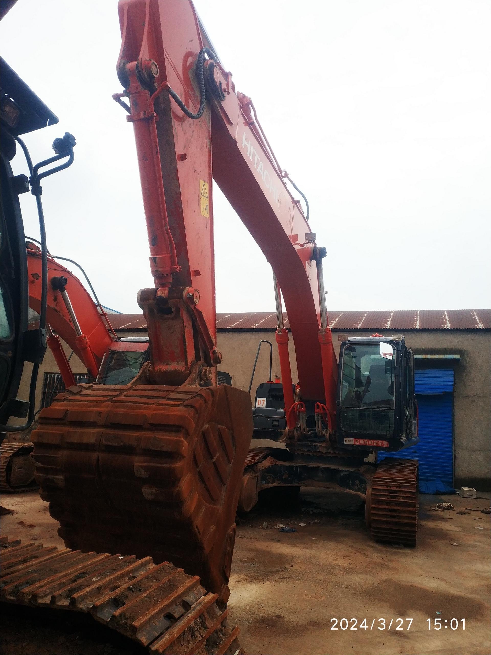 Engineering Crawler Used Excavator Diesel Engine Excavator Heavy Equipment Construction Machinery Excavators