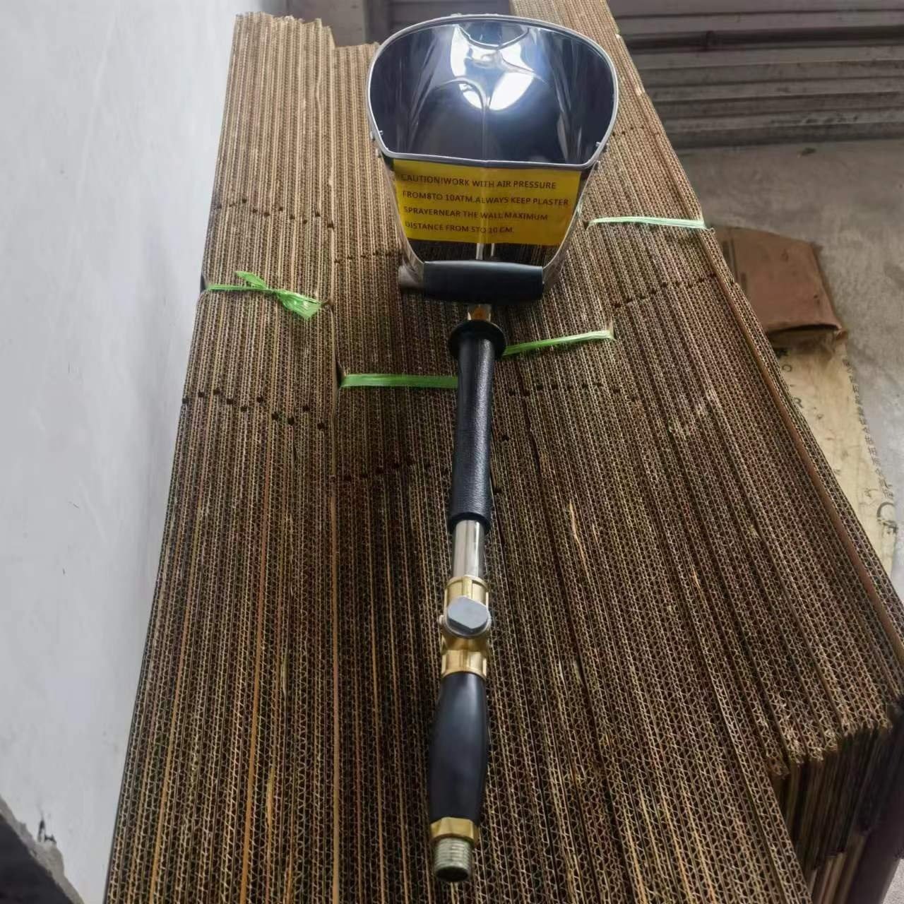 High Quality Stucco Sprayer Hopper Gun Wall Plastering 220v Motor Pump 10L Capacity Used Condition Cement Mortar Spray Machines