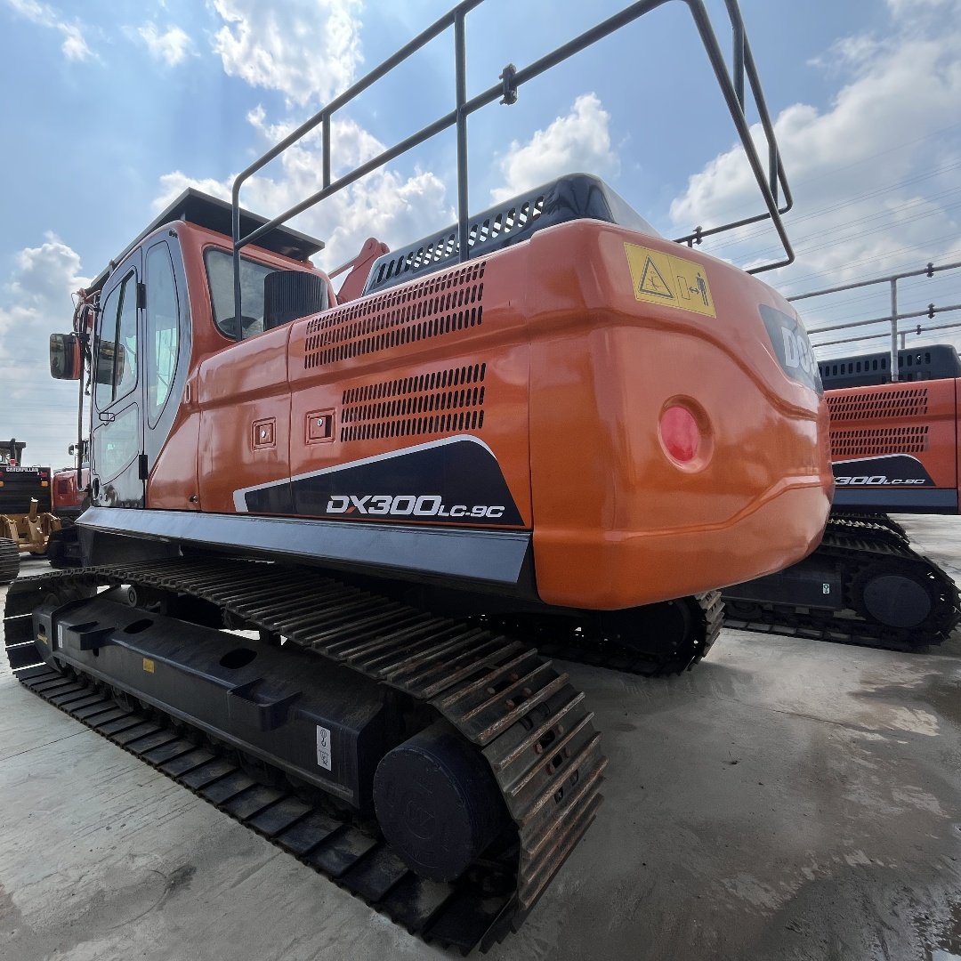 Hot Selling Used 30 Ton Doosan Dx300-9 Dh220-7 Dx380-9 Dx480-7 Crawler Excavator with Superior Performance