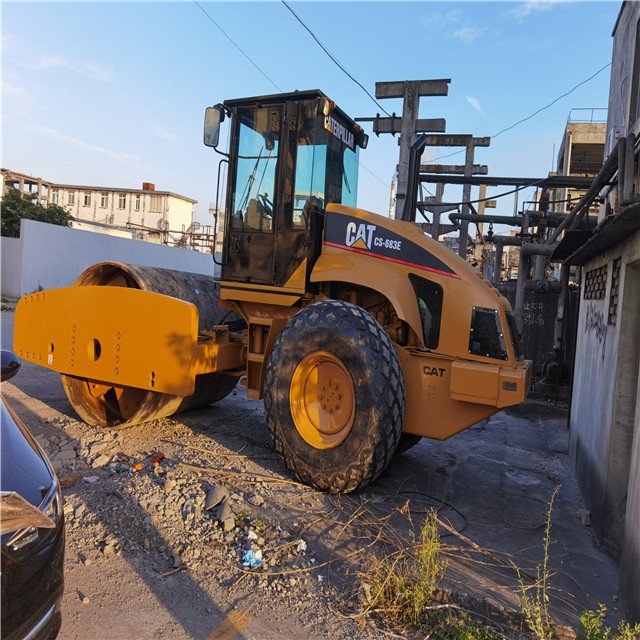 CS683E used cat/caterpillar road roller,used CAT road roller CS683E,used caterpillar roller