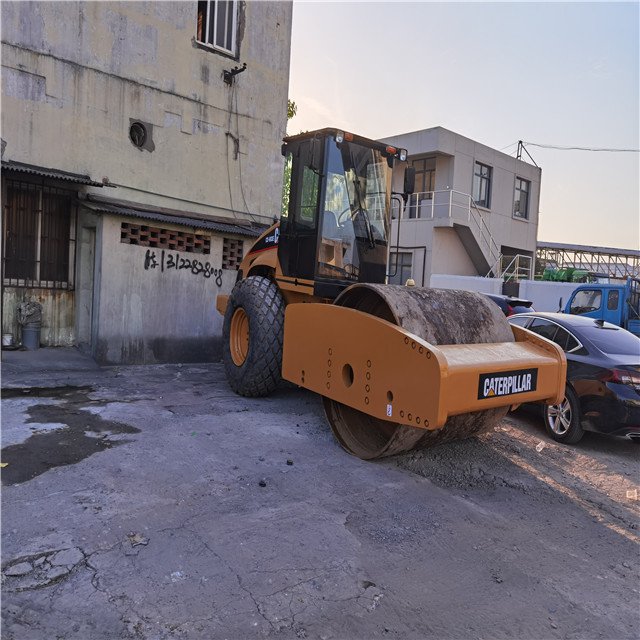 CS683E used cat/caterpillar road roller,used CAT road roller CS683E,used caterpillar roller