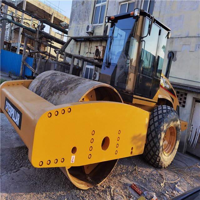 CS683E used cat/caterpillar road roller,used CAT road roller CS683E,used caterpillar roller