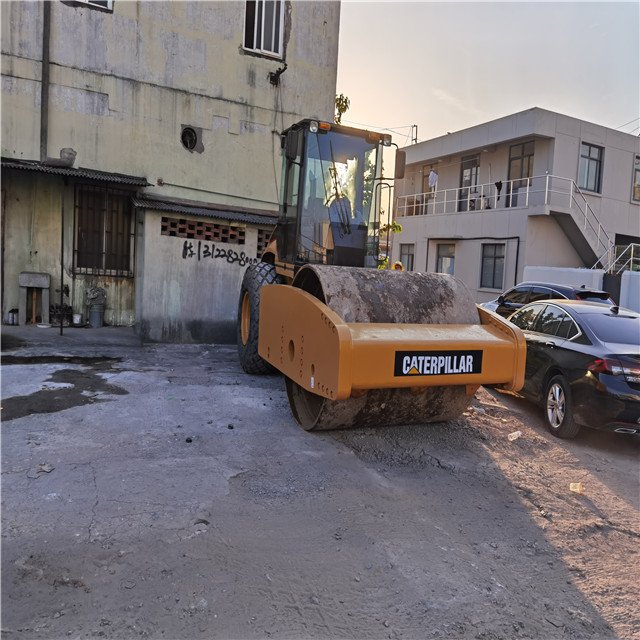 CS683E used cat/caterpillar road roller,used CAT road roller CS683E,used caterpillar roller