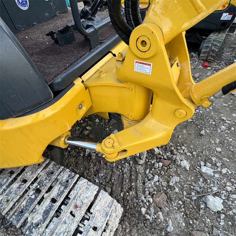 Kawasaki Shangai Low Price High Quality Used Mini Excavator Komatsu Dgf Engineering Machine 35,ninety Percent New 4 Ton Provided