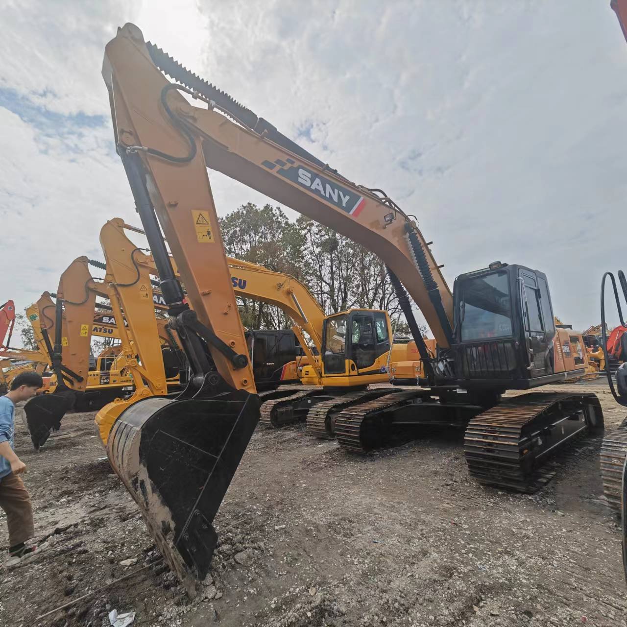 Sany 215 Excavator Crawler 21Ton Mini Model Good Price Second Hand 215 Excavator Used Construction Machinery for Sale