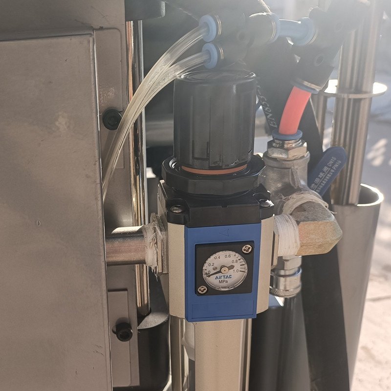 NEW DESIGN Polyurethane Pouring Machine Closed Cell Open Cell Foam Insulation Polyurethane Foaming Machine Used For Wall Roof
