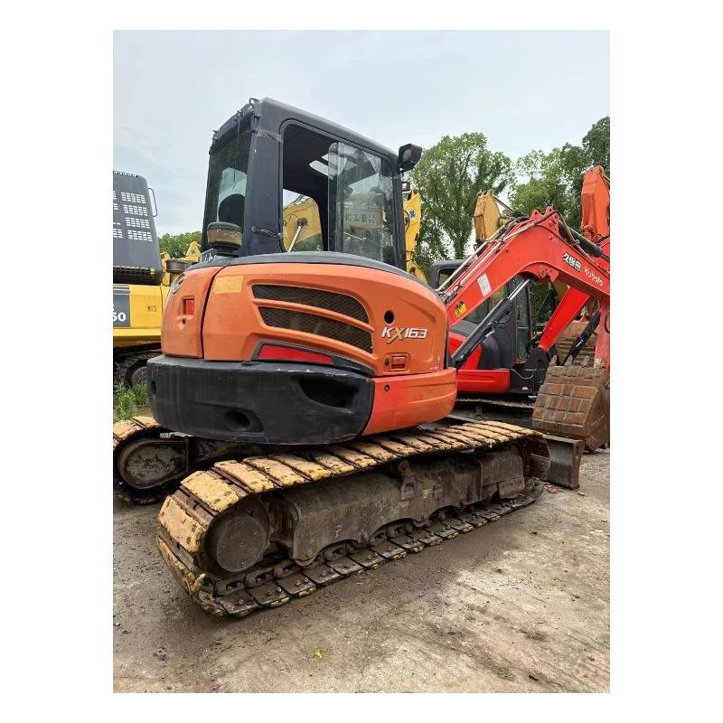 Hot boutique used excavator Kubota 163 to provide quality assurance car condition first-class