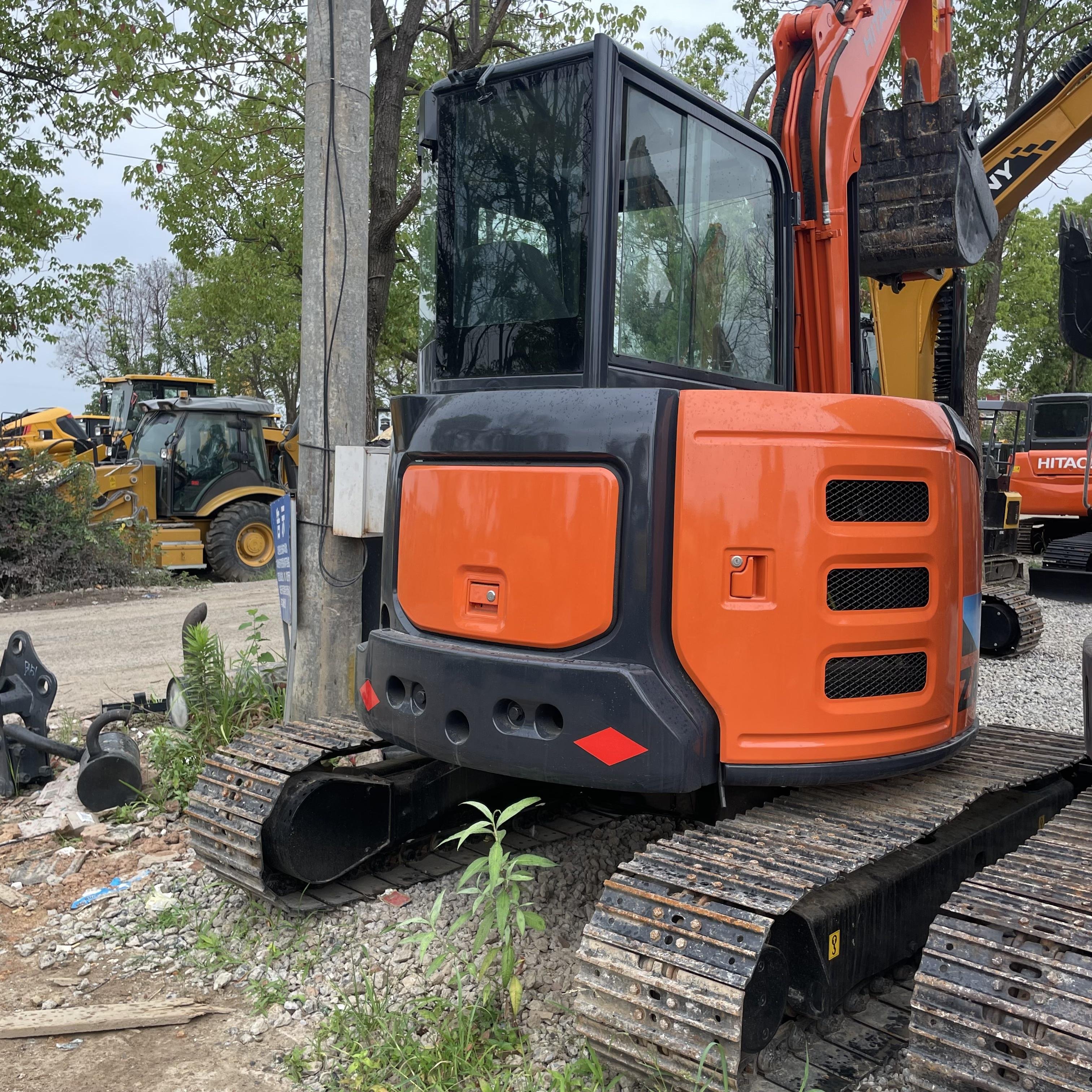 Japanese made used excavator earthmoving machinery small excavator Hitachi ZX55 on sale second hand Hitachi ZX55 digger