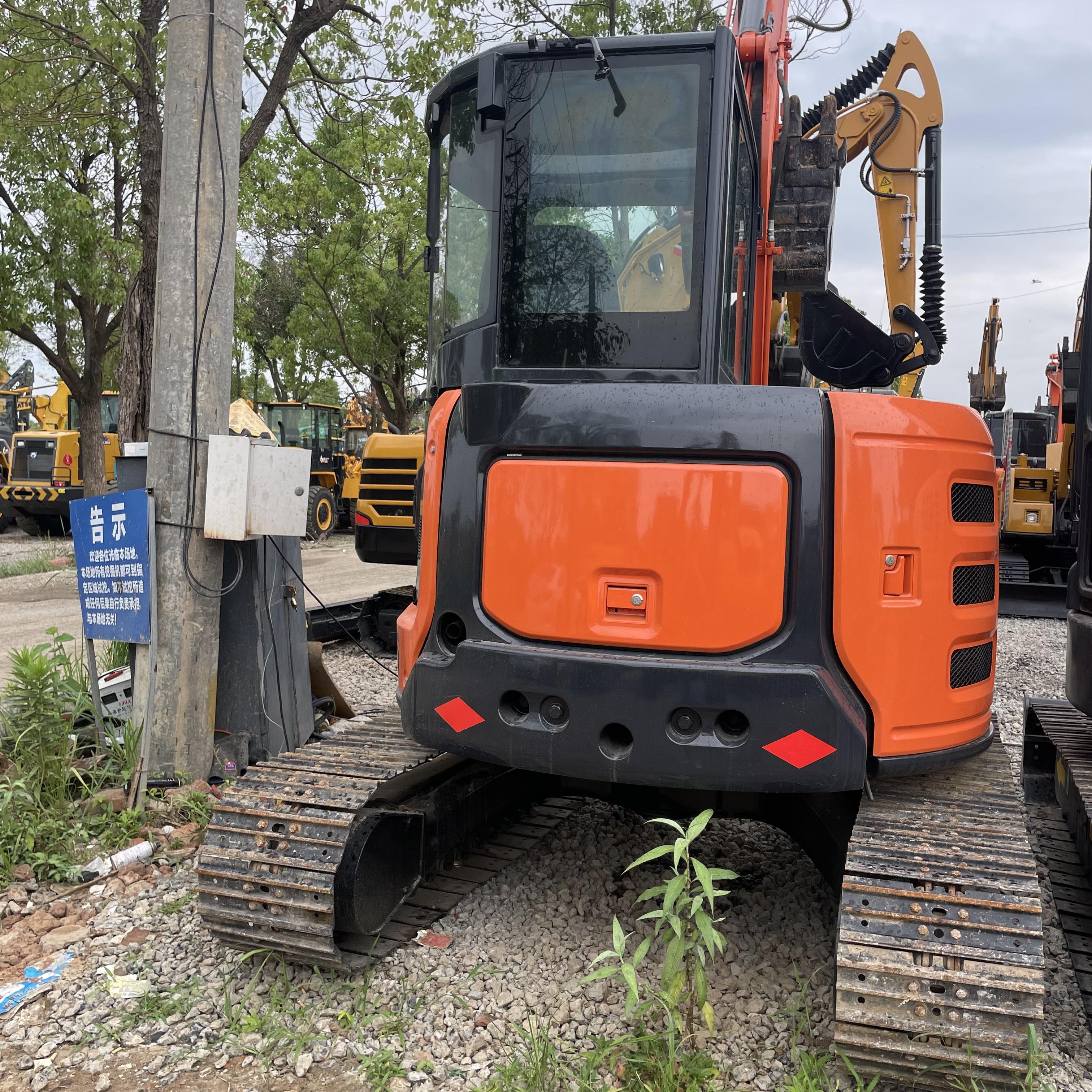 Japanese made used excavator earthmoving machinery small excavator Hitachi ZX55 on sale second hand Hitachi ZX55 digger