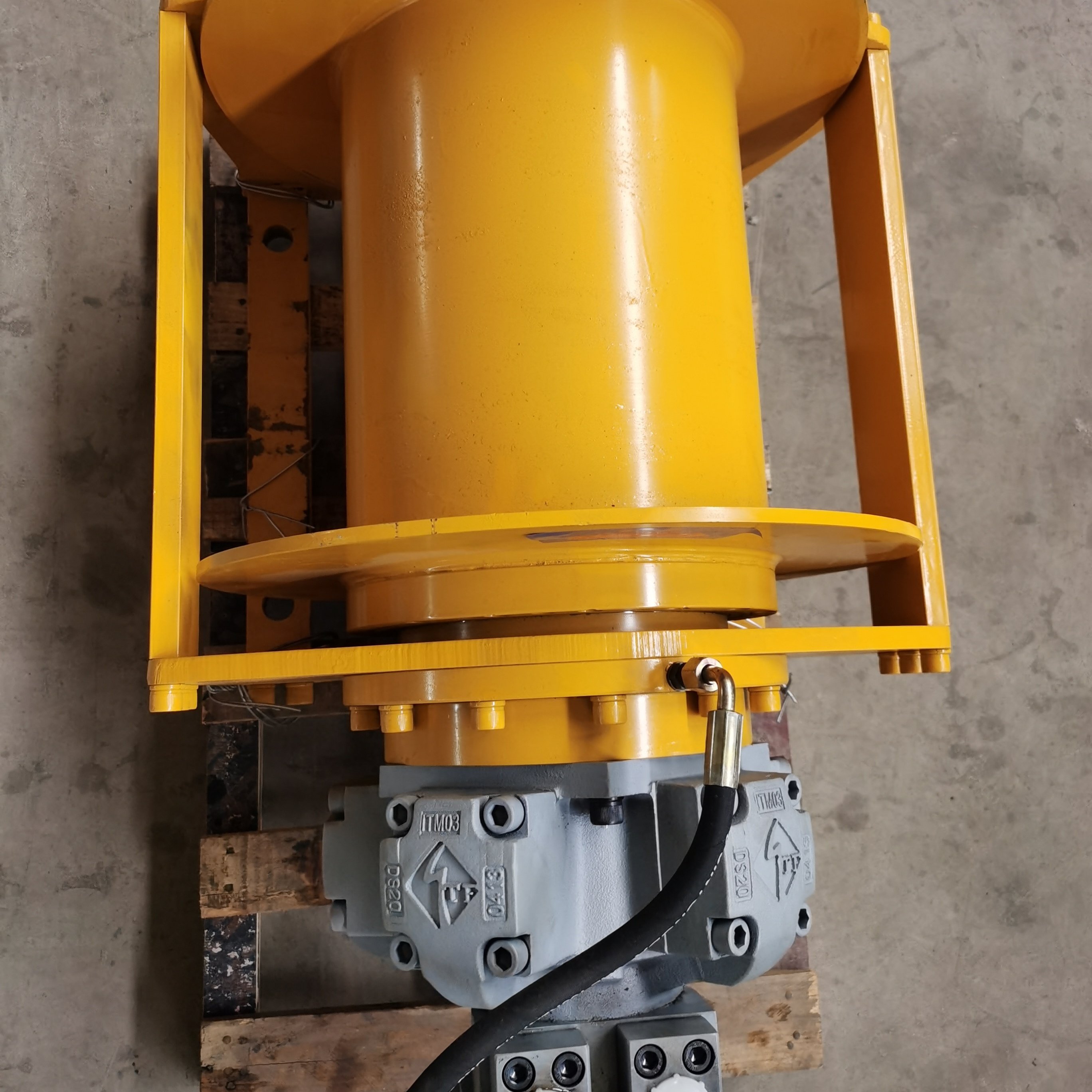 OEM Hydraulic Winch Customized Steel Power Pulling Machine Hoist Winch Recovery Winch