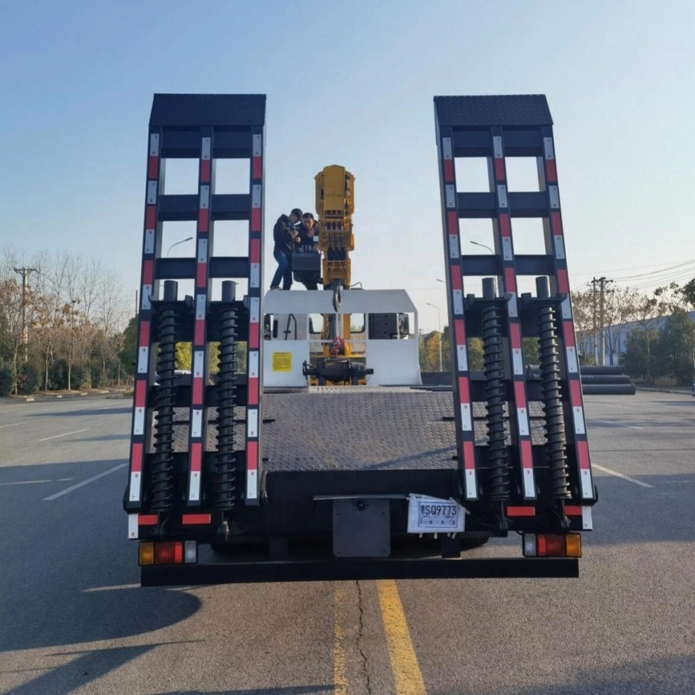Isuzu Cyz Giga Self Loading Flatbed Truck with 10ton Straight Boom Crane Truck of Winch for Sale