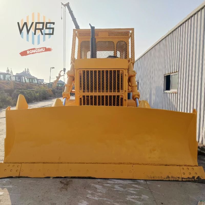 Used bulldozer, rear mounted winch logging type bulldozer