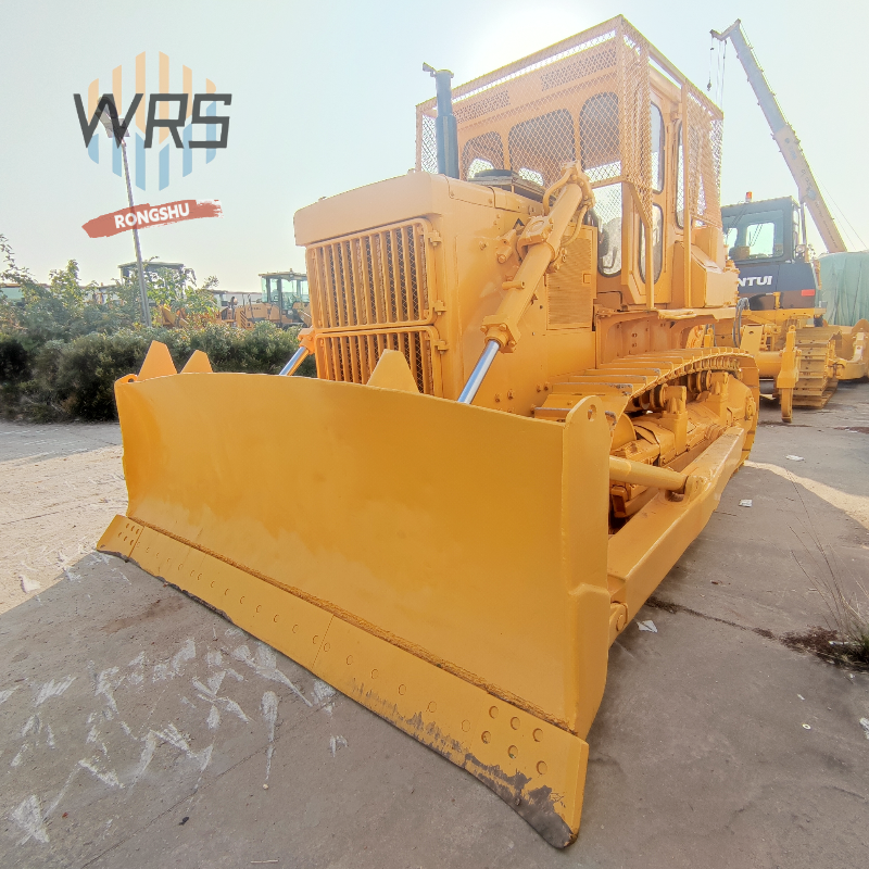 Used bulldozer, rear mounted winch logging type bulldozer
