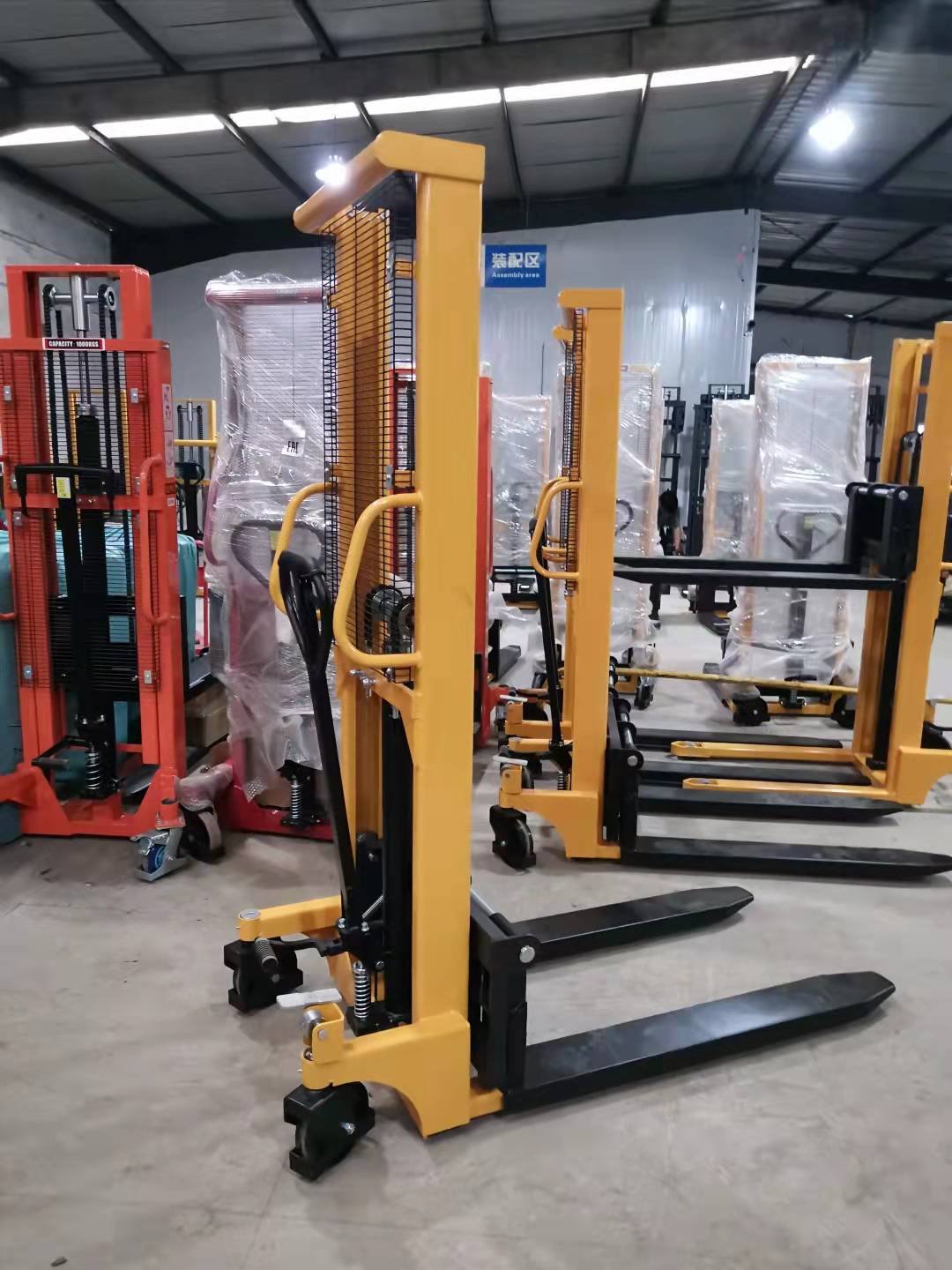 Factory direct Hydraulic Hand Winch Lift Stacker Manual Forklift Winch Stacker