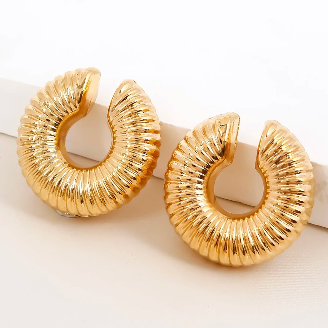 30*30mm Fashion 24K Gold Plated Stainless Steel Twist Striped Cuff Earrings For Women Lady Gift