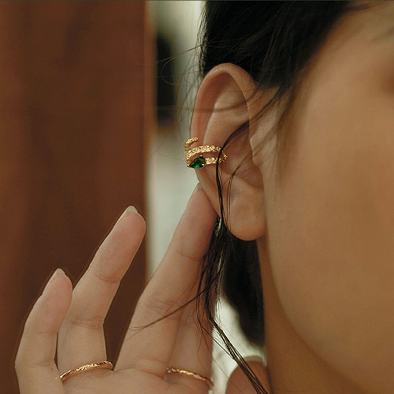 Ear Cuff Snake-Shape Emerald Zircon Fashion Earrings Snake Ear Cuff Women's Exquisite Wedding Party Gift Fine Cuff Earrings