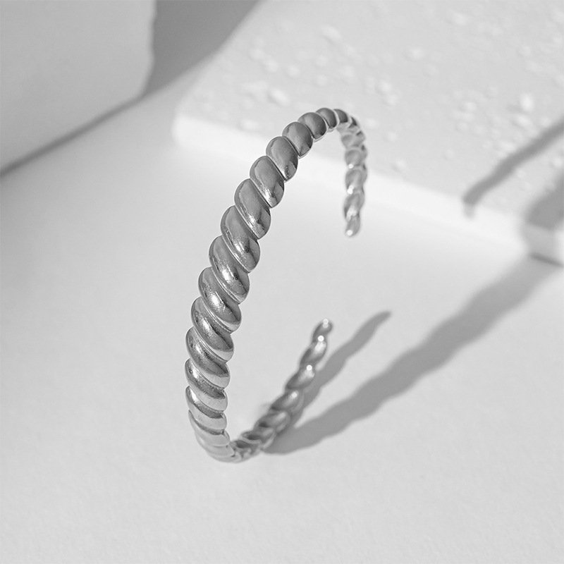 Fashion Stainless Steel 18K PVD Gold Twist Ring Bangle Bracelet Anti Tarnish Jewelry Sets Croissant Cuff Bracelet for Women